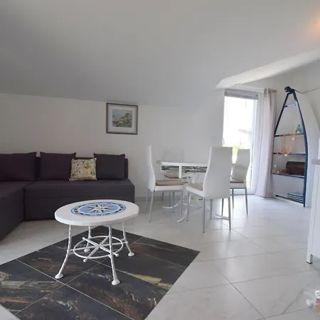 Kolic By Interhome *